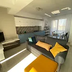 Lake View Luxury Mamaia