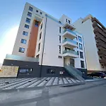 Lake View Luxury Mamaia